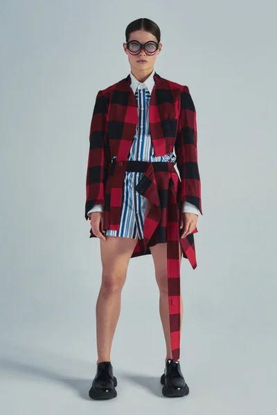 Look 16